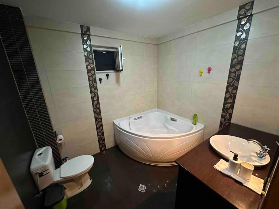Apartament 33